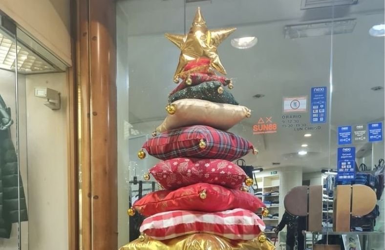 30 Unexpected Christmas Tree Alternatives for Every Home unusual christmas tree ideas